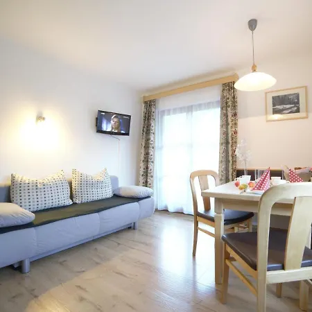 House Sylvia, Flachau