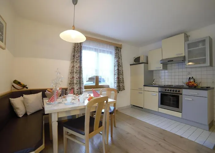 In With Mountain Views 公寓